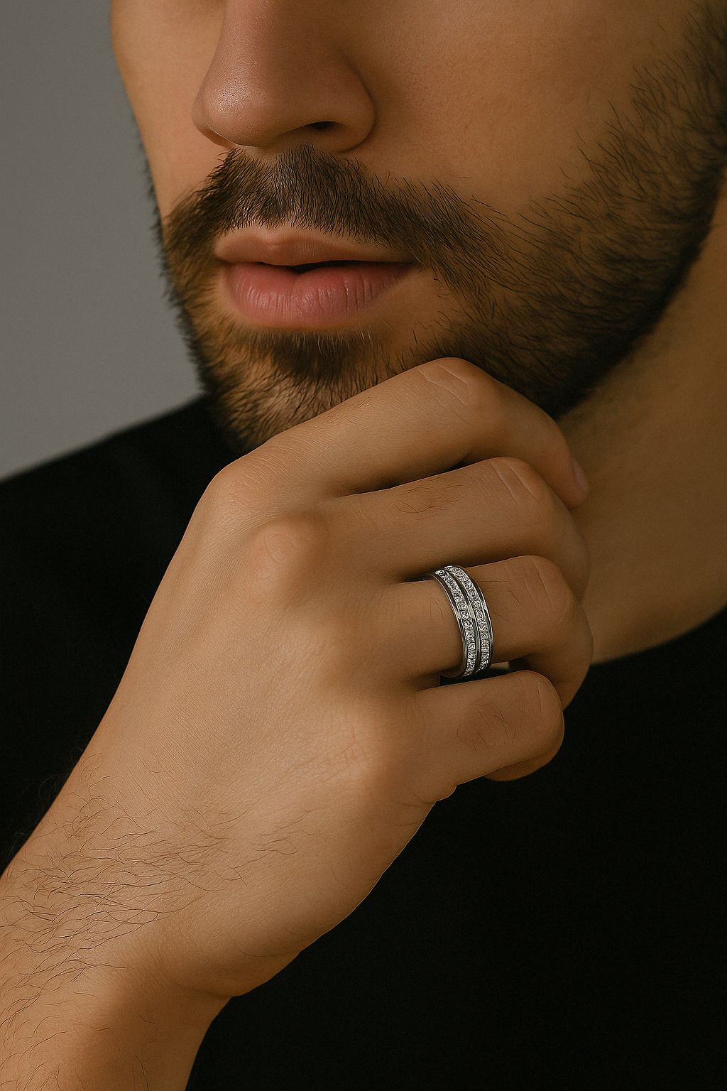 bague acier inoxydable lignes zircons personnalisée