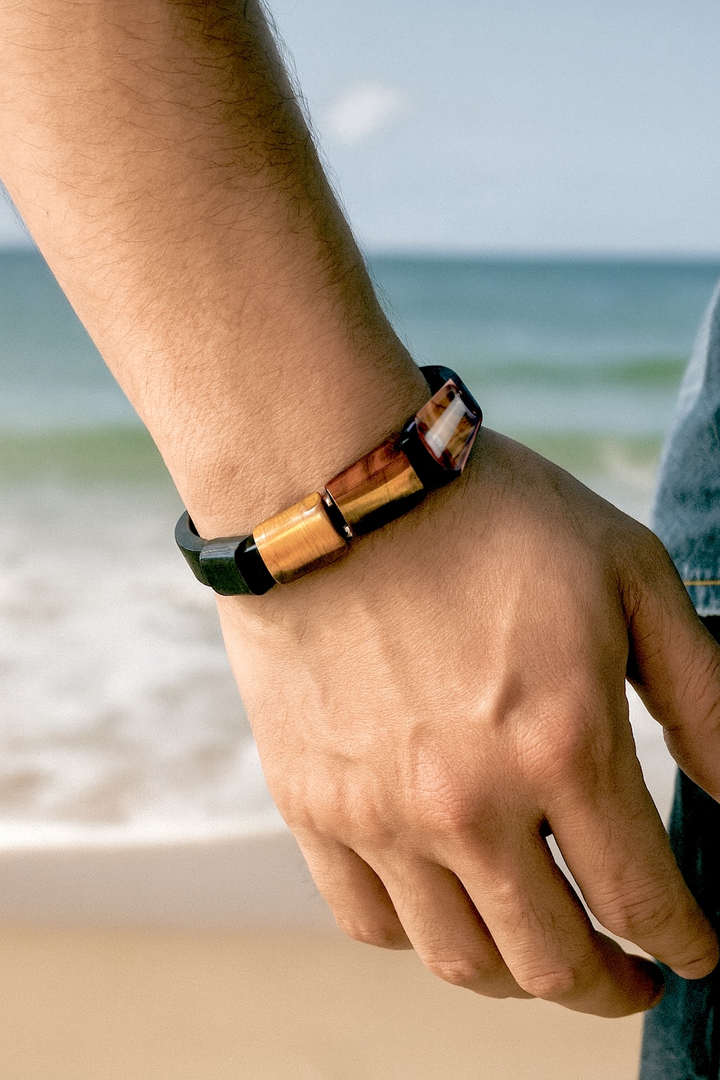 Men’s leather bracelet with natural tiger eye stone