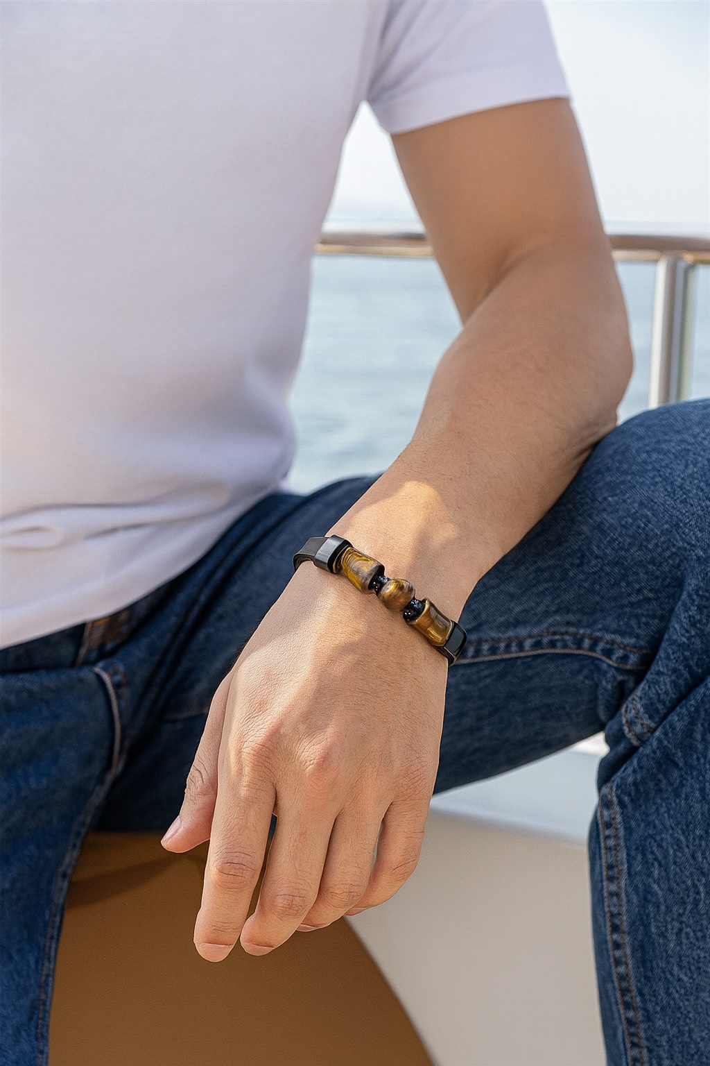Men’s leather bracelet with tiger eye stone