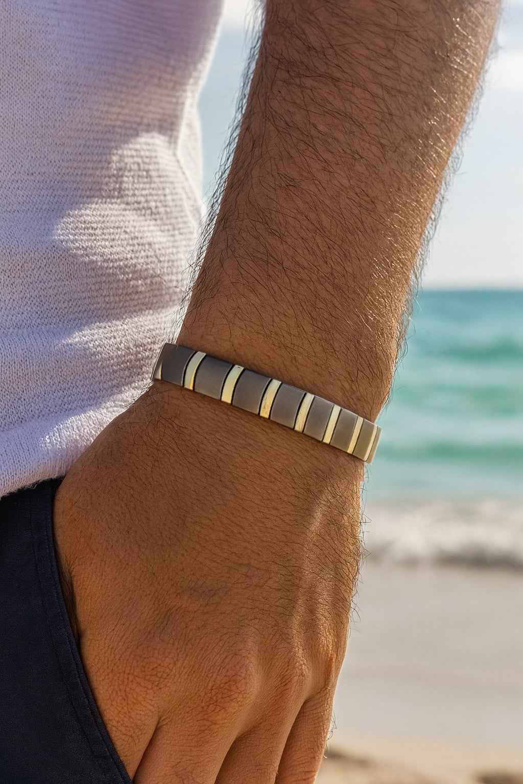 Bracciale unisex in ceramica nera con finitura lucida e magneti