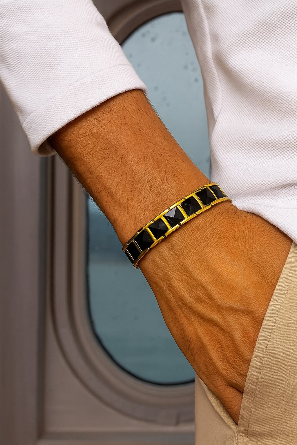 Bracciale da uomo in ceramica nera e acciaio placcato oro